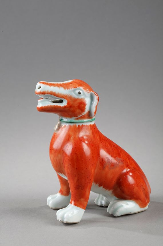 Small porcelain dog enamelled iron red and green | MasterArt